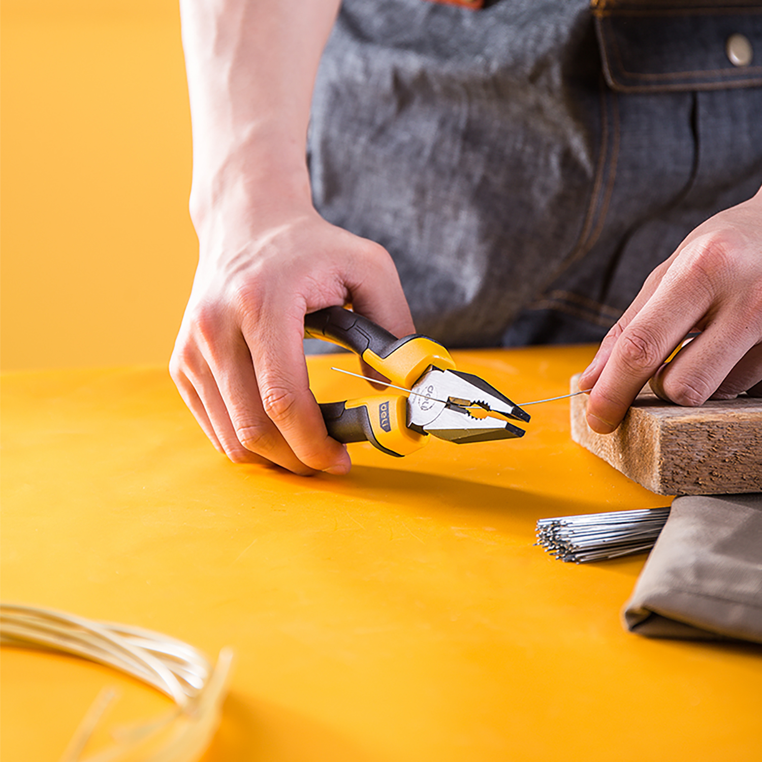 Combination Pliers from China manufacturer Deli Tools